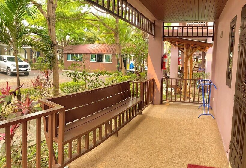 Номер Deluxe, Baan Soontree Resort