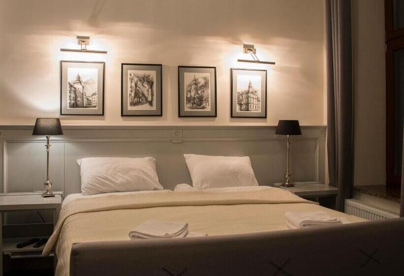 Pokój Standard Trzyosobowy, Retro B.a. Zientarski