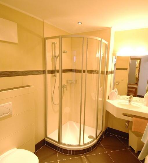 اتاق استاندارد سه نفره, Landhotel Oberdanner