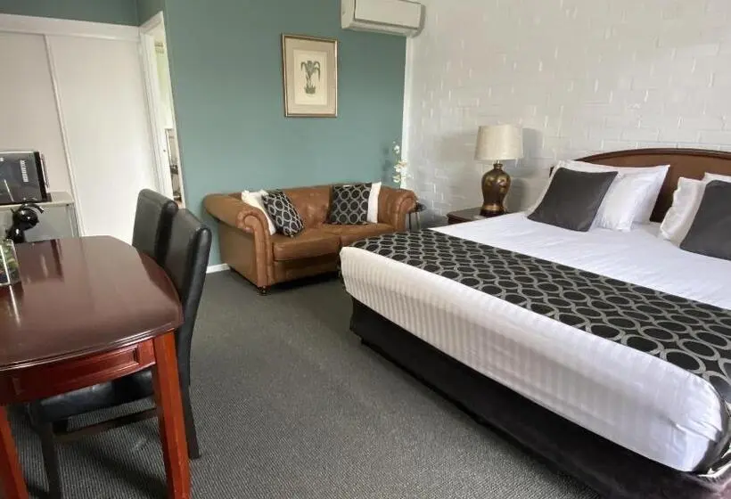 キングサイズベッドのデラックスルーム, Centre Point Midcity Motor Inn