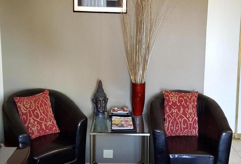 Номер Deluxe Кровать Кинг, Centre Point Midcity Motor Inn