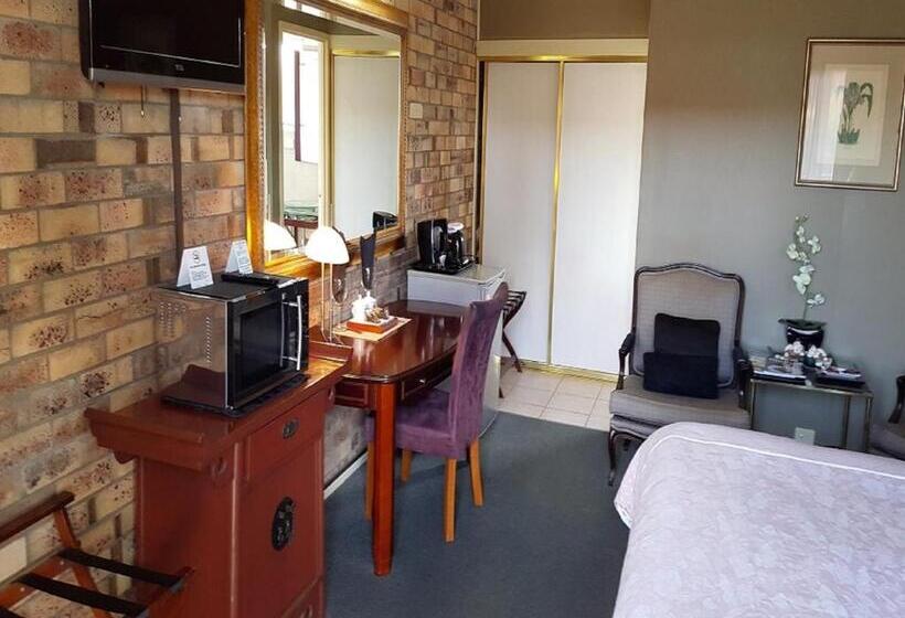 חדר דחוקס עם מיטת קינג, Centre Point Midcity Motor Inn