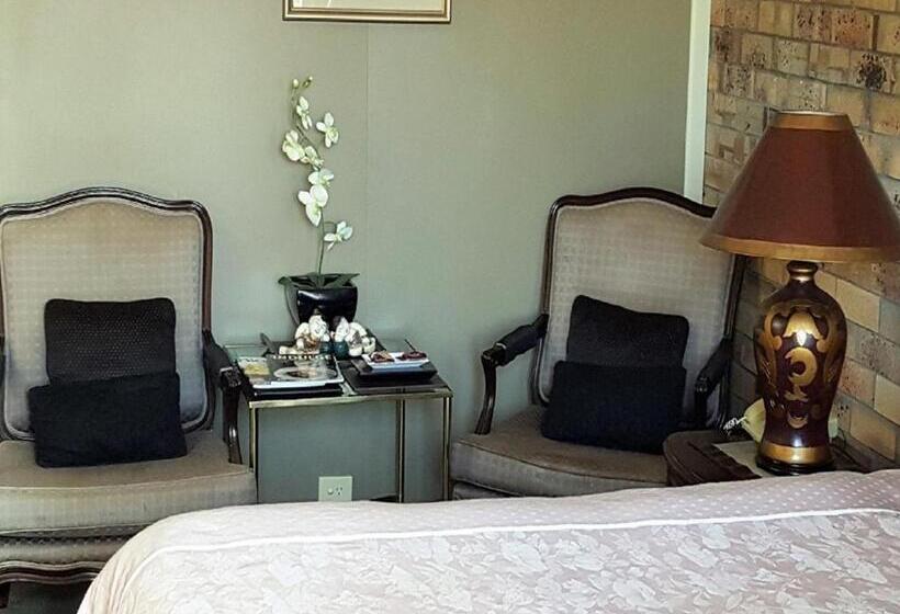 חדר דחוקס עם מיטת קינג, Centre Point Midcity Motor Inn