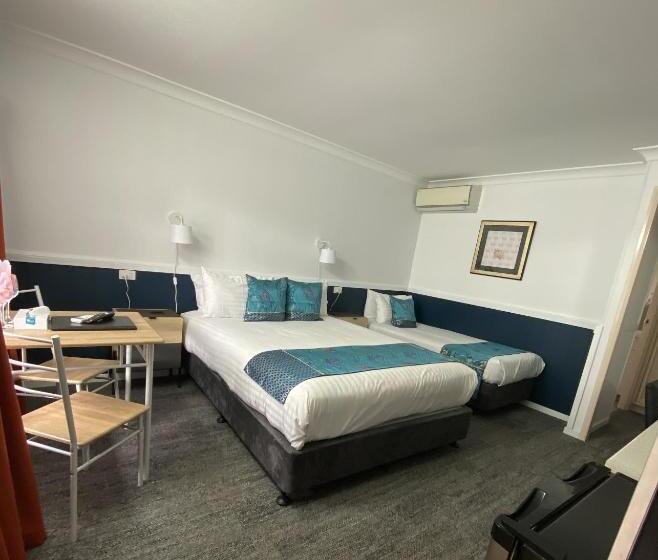 Люкс Семейный 2 Спальни, Centre Point Midcity Motor Inn