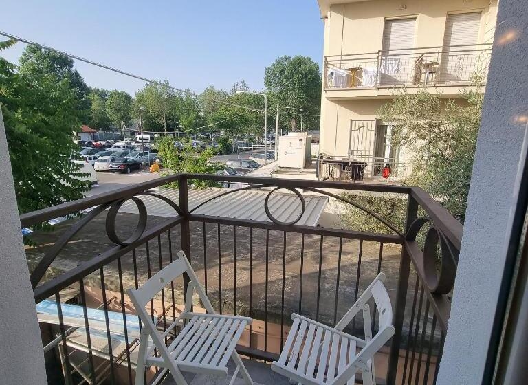 استودیو خانوادگی, Residence Mare