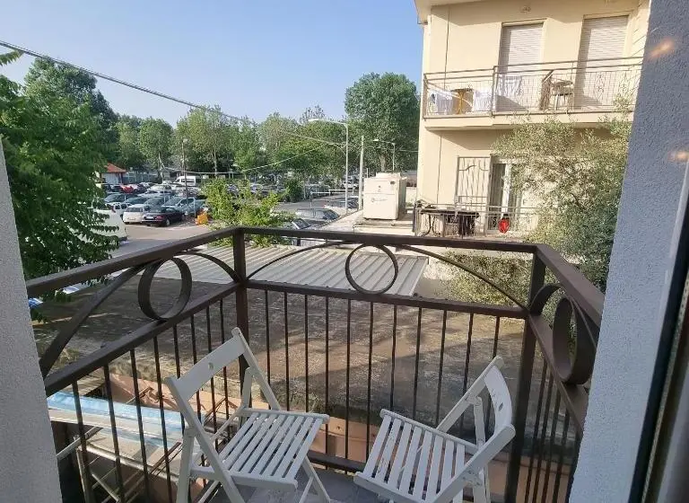 استودیو خانوادگی, Residence Mare