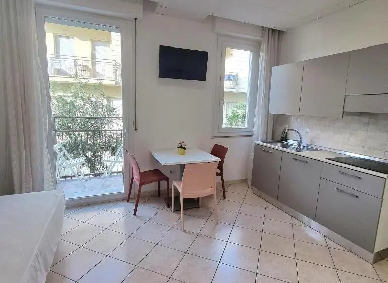 استودیو خانوادگی, Residence Mare