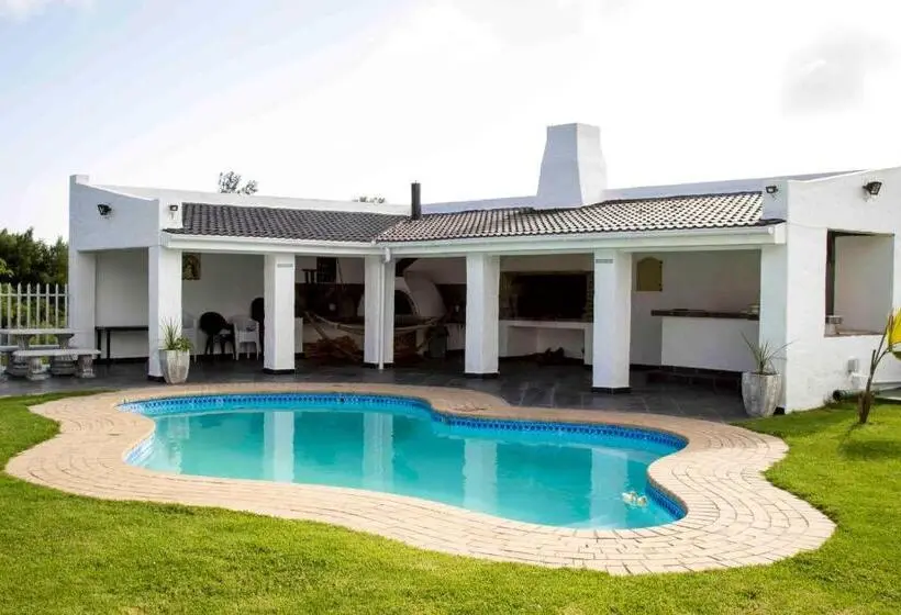 اتاق خانوادگی, Victoria Heights B&b