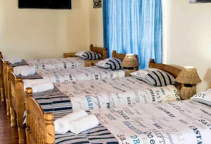 اتاق خانوادگی, Victoria Heights B&b