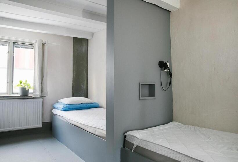 스탠다드 트리픔 룸 공동욕실, Visby Logi & Vandrarhem