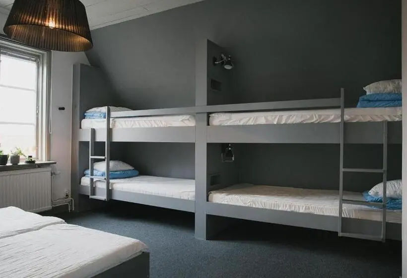 Perhehuone Jaettu Kylpyhuone, Visby Logi & Vandrarhem