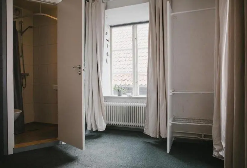 Standard Neljän Hengen Huone, Visby Logi & Vandrarhem