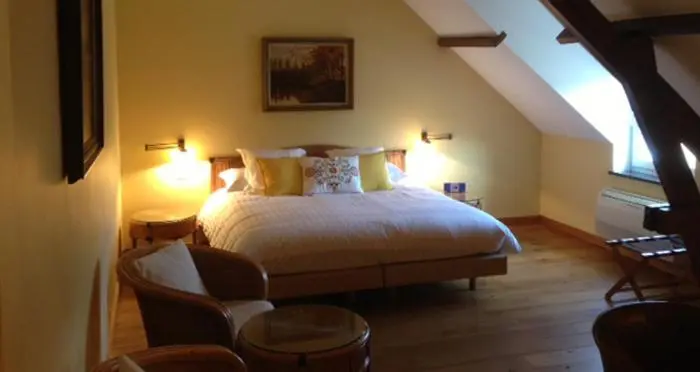 Deluxe Kolmen Hengen Huone, Onsemhoeve