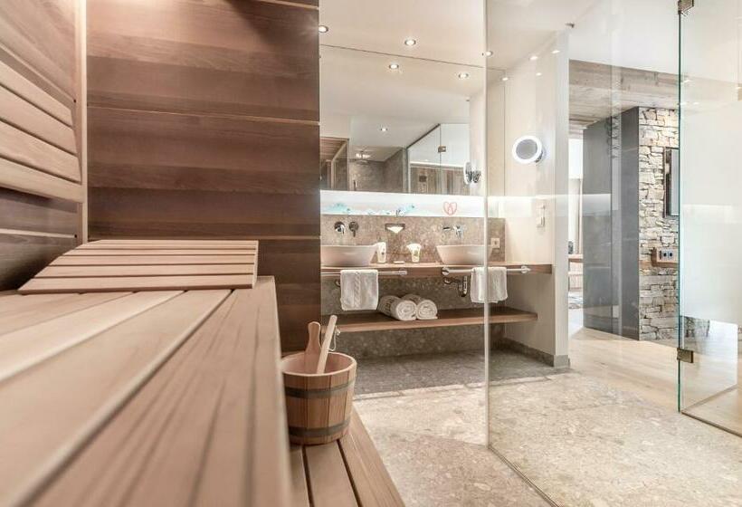 סוויטה, Superior Hotel Edelweiss