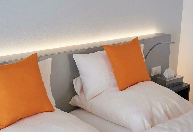 חדר סטנדרט, Amel Mitte