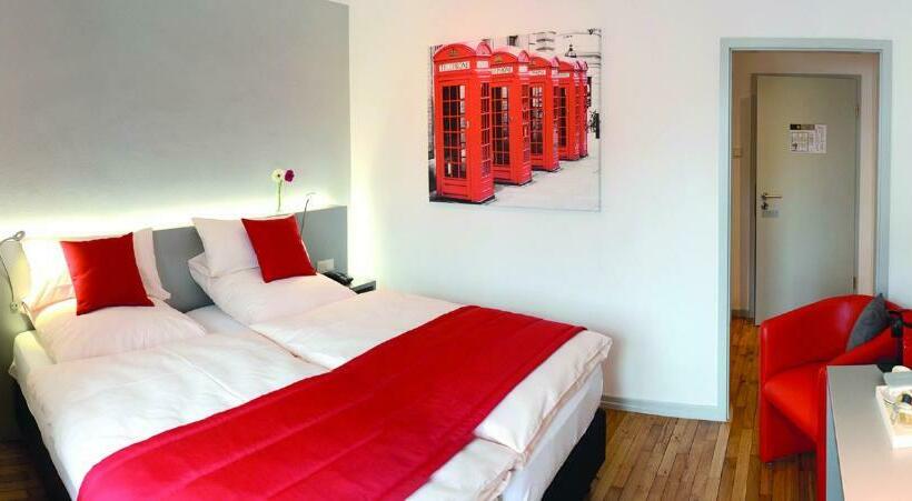 חדר סטנדרט, Amel Mitte