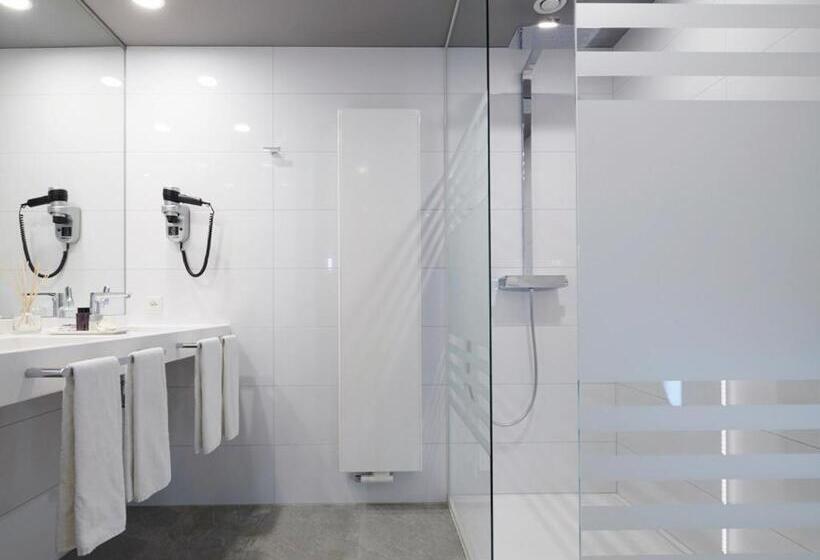 חדר סטנדרט, Amel Mitte