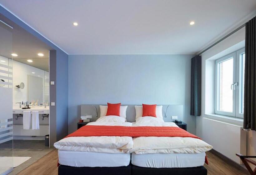 חדר סטנדרט, Amel Mitte