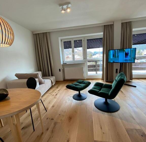 Junior Suite with Balcony, Berghof