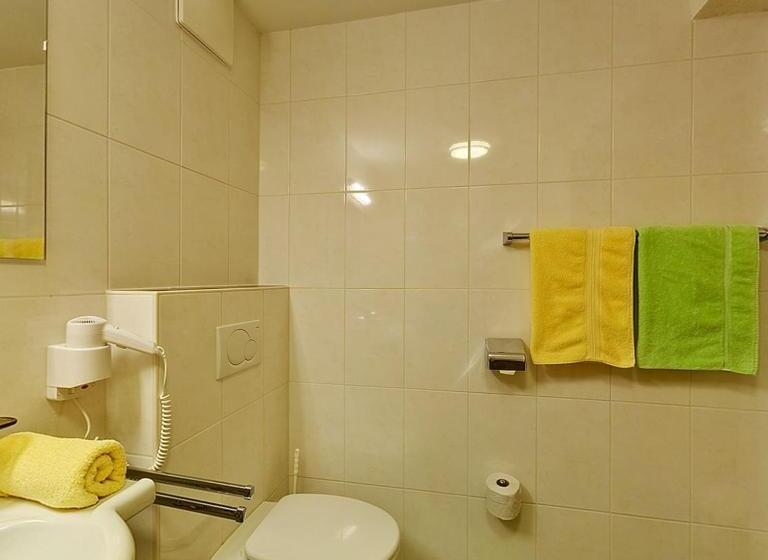 スタンダード４人部屋, Bruno