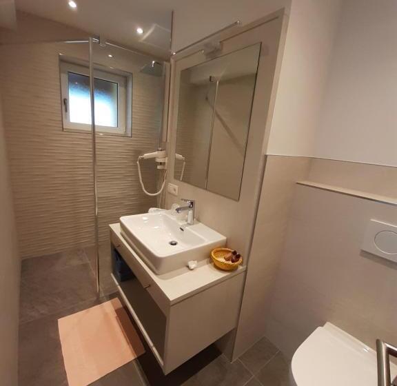 ２ベッドルームアパートメント, Bruno