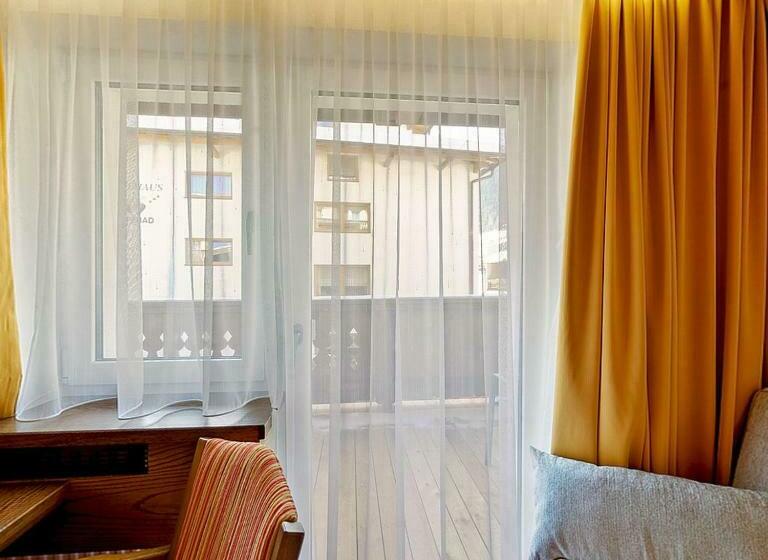 スタンダードルーム, Bruno