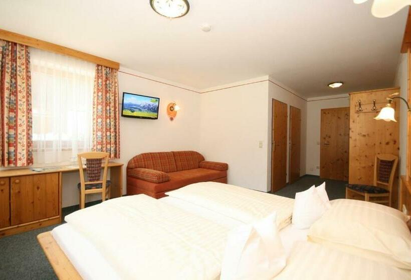 Номер Стандарт с Балконом, Cafe' Hermann