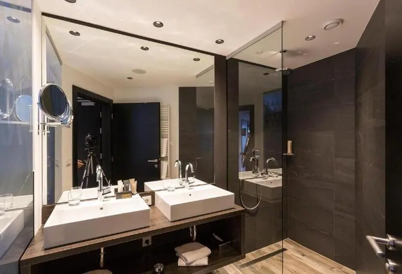 Suite Familiar, Das Marent