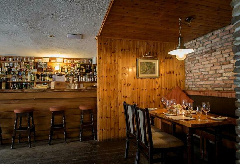 Номер Стандарт, Lydons Lodge
