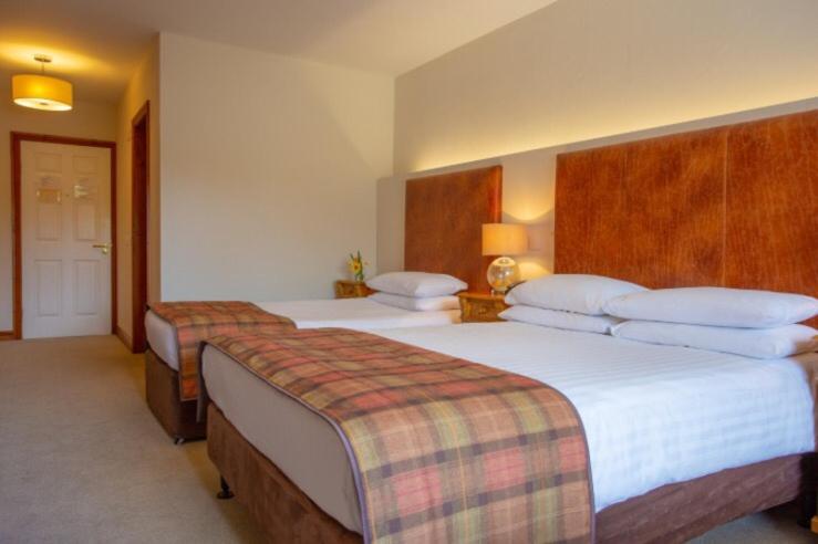 غرفة قياسية ثلاثية, Lydons Lodge