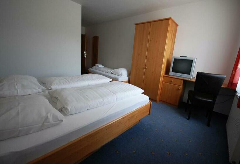 スタンダードトリプルルーム, Osternacherhof