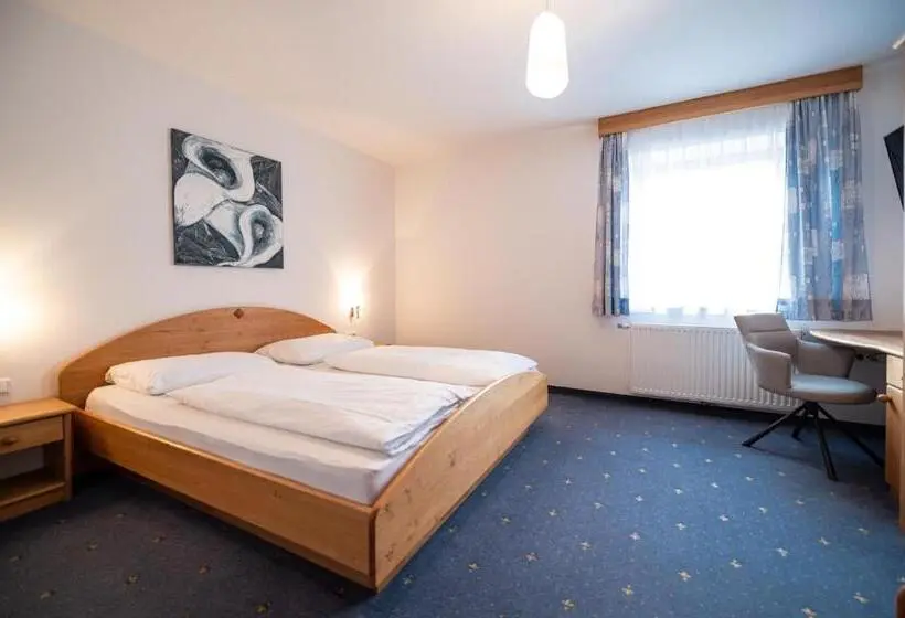 Standard Kolmen Hengen Huone, Osternacherhof