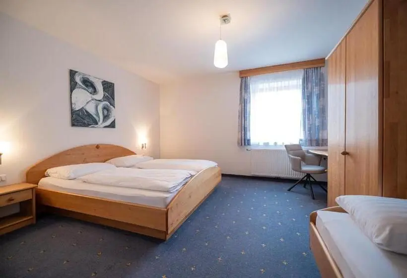 Standard Kolmen Hengen Huone, Osternacherhof