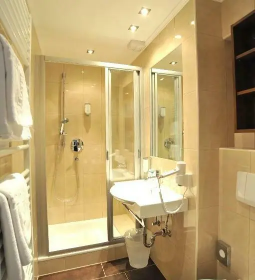 اتاق استاندارد سه نفره, Ski Lodge Reineke