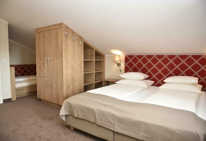 חדר דלוקס לשלושה, Skischule Krallinger