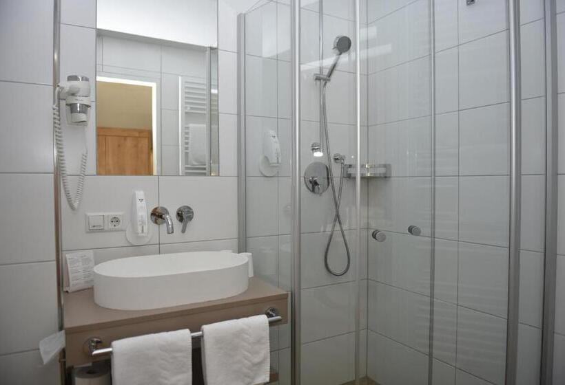 חדר דלוקס לשלושה, Skischule Krallinger