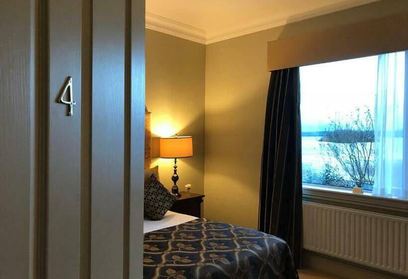 חדר סטנדרט נוף לאגם, St Kyrans Guest House