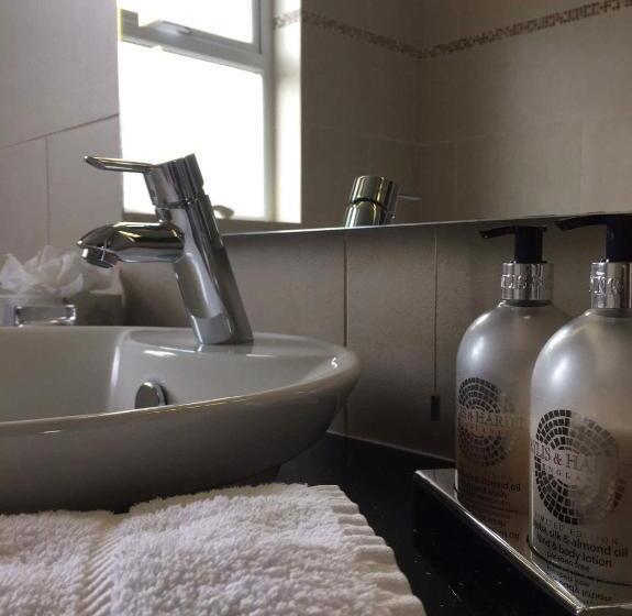 غرفة عائلية مطلّة علي الحديقة, St Kyrans Guest House