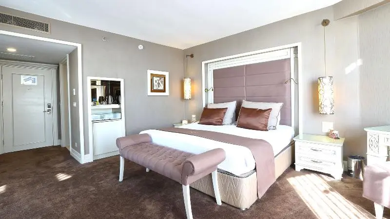 Suite, Verse Hotel Cirebon