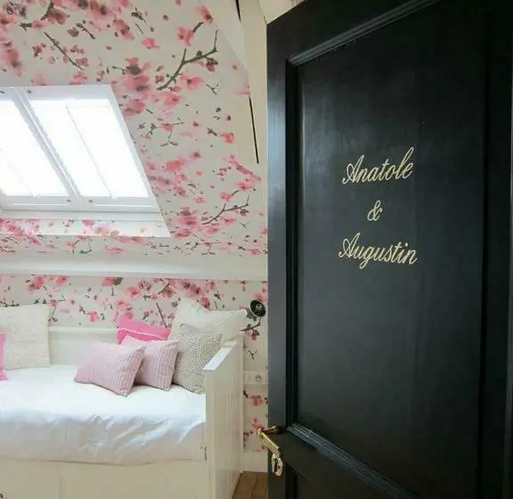 スイート, Villa Adélaïde