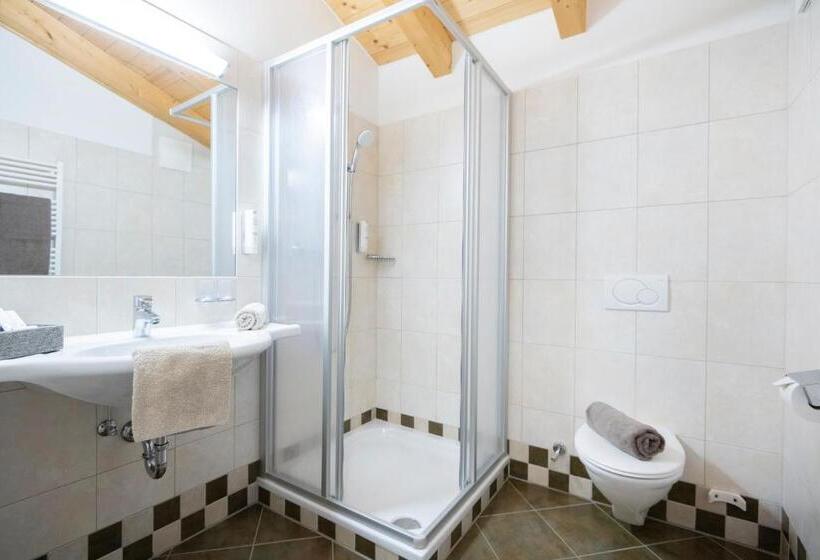 四人标准间, Vorderronach