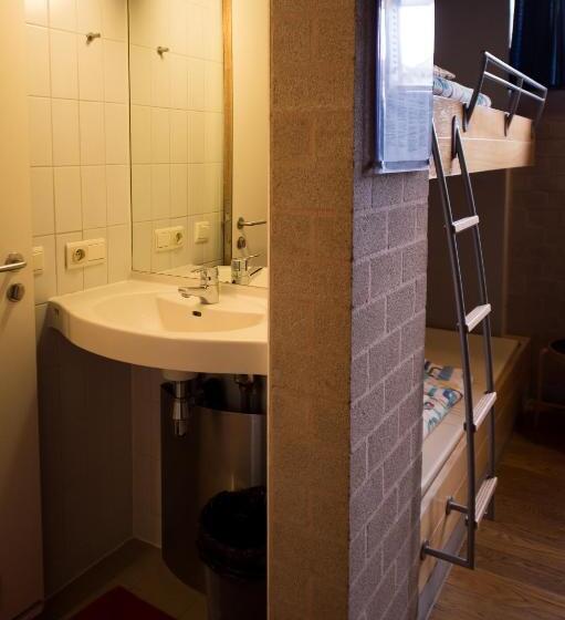 共用房间的床, Auberge De Jeunesse De Mons