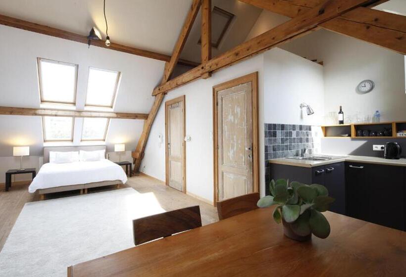 استودیو خانوادگی, Antwerp B&b