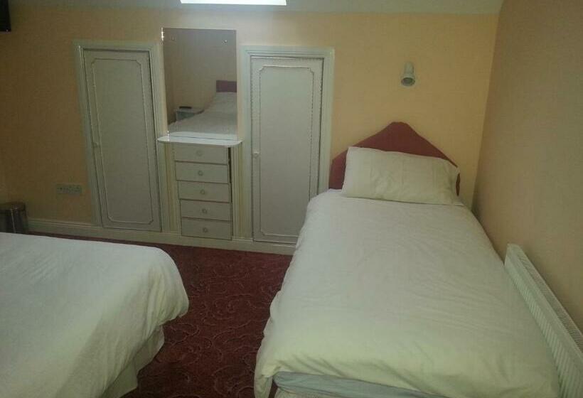 غرفة قياسية ثلاثية, Aran View   Radharc Arainn B&b