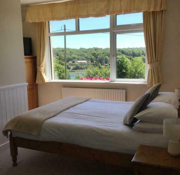 غرفة قياسية مطلّة علي البحر, Aran Lodge