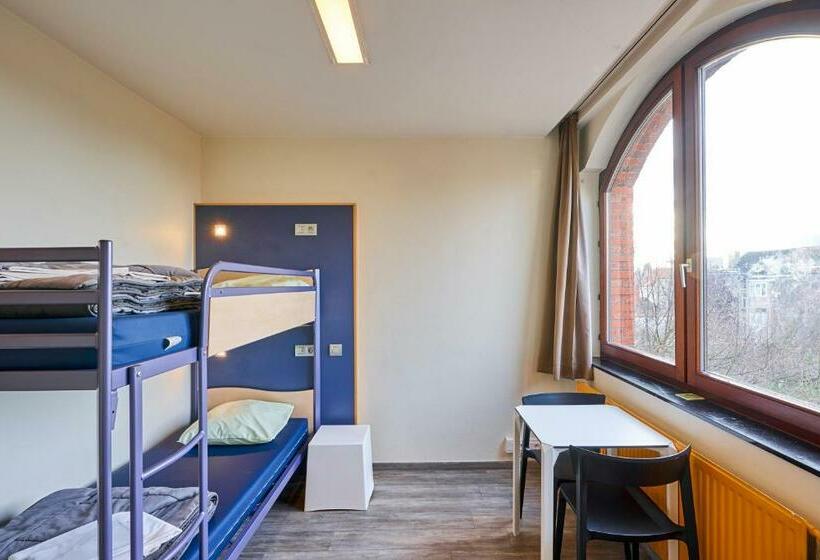 اتاق استاندارد چهار تخته, Generation Europe Youth Hostel