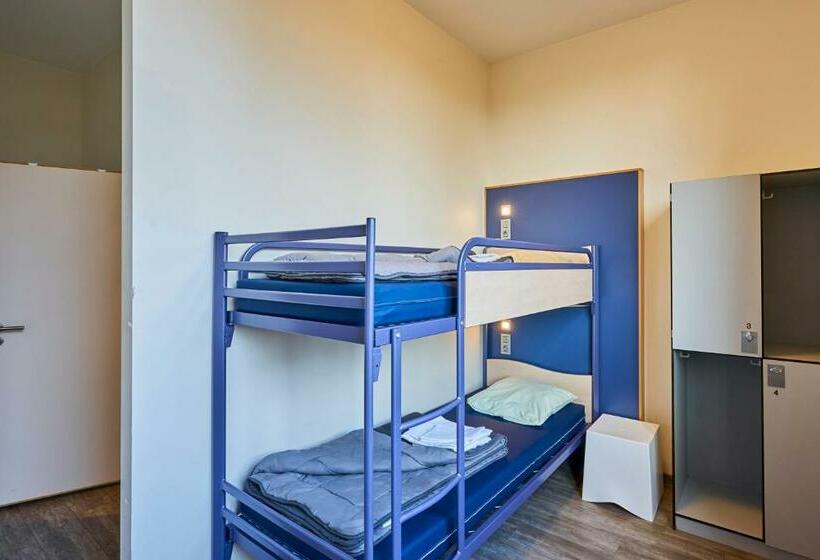四人标准间, Generation Europe Youth Hostel