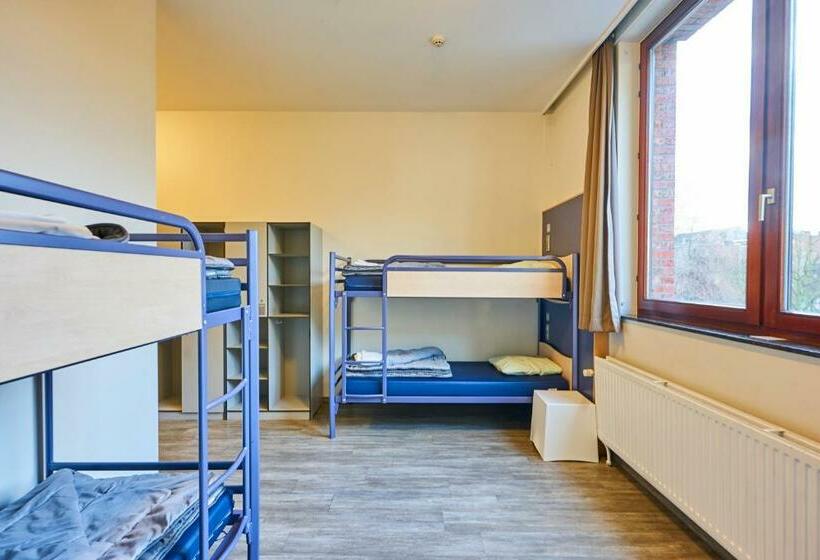 اتاق استاندارد چهار تخته, Generation Europe Youth Hostel