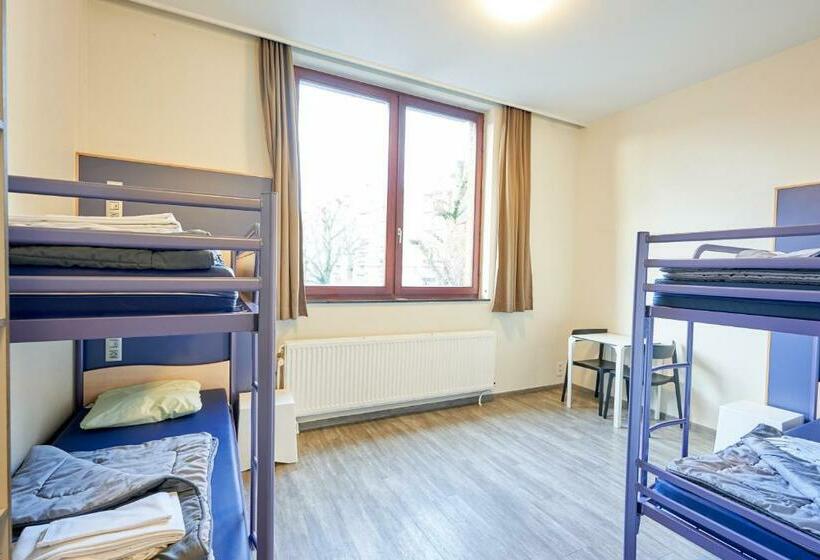 四人标准间, Generation Europe Youth Hostel