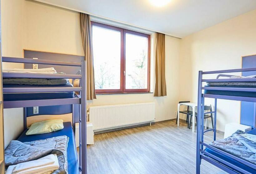 四人标准间, Generation Europe Youth Hostel